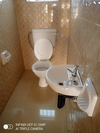 3-bedroom-flat-for-rent-in-chalala-big-6