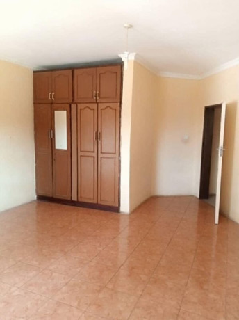 3-bedroom-flat-for-rent-in-chalala-big-2