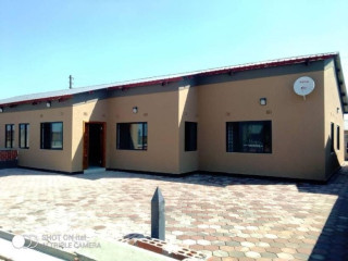 3-bedroom-flat-for-rent-in-meanwood-ndeke