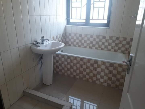 3-bedroom-flat-for-rent-in-meanwood-ibex-big-4