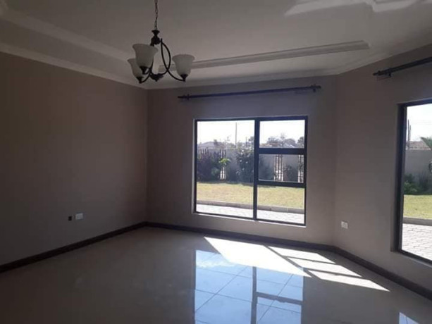 3-bedroom-flat-for-rent-in-meanwood-ibex-big-3