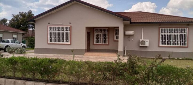 3-bedroom-standalone-house-for-rent-in-silverest-big-1