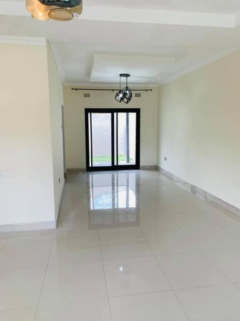 2-bedroom-flat-for-rent-in-ibex-hill-big-7