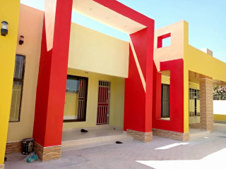 2-bedroom-flat-for-rent-in-meanwood-kwamwena