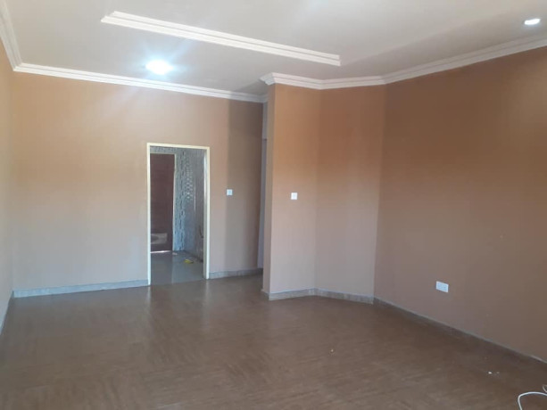 2-bedroom-flat-for-rent-in-chalala-big-2