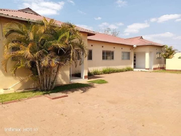 3-bedroom-flat-for-rent-in-chalala-big-2