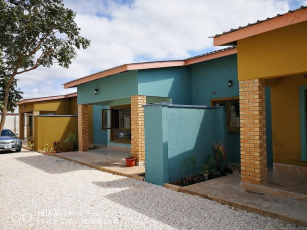 2-bedroom-flat-for-rent-in-chalala-big-5