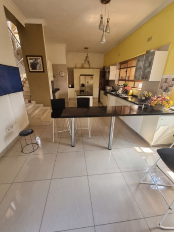 5-bedroom-house-for-rent-in-roma-park-big-3