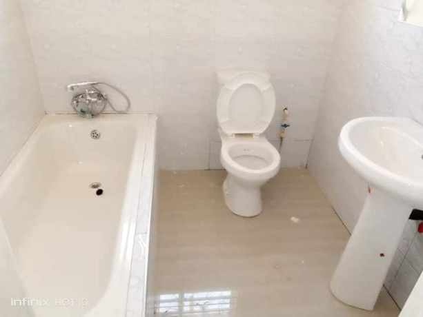2-bedroom-flat-for-rent-in-chalala-big-3