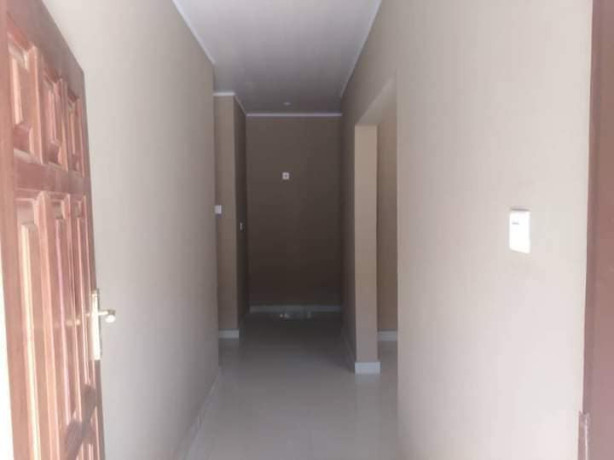 2-bedroom-flat-for-rent-in-chalala-big-3