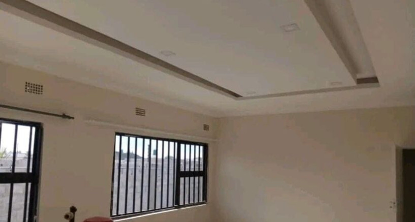 2-bedroom-flat-for-rent-in-meanwood-vorna-valley-big-3