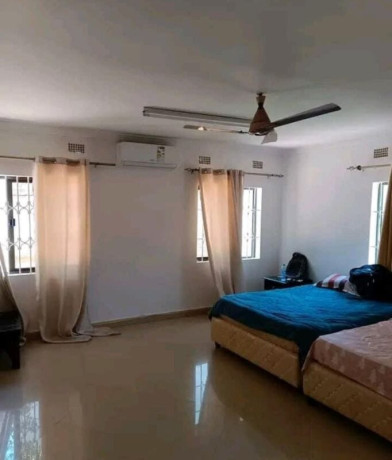 3-bedroom-house-for-sale-in-roma-big-8