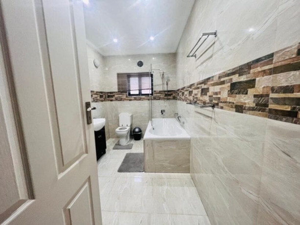 3-bedroom-house-for-rent-in-roma-park-big-4