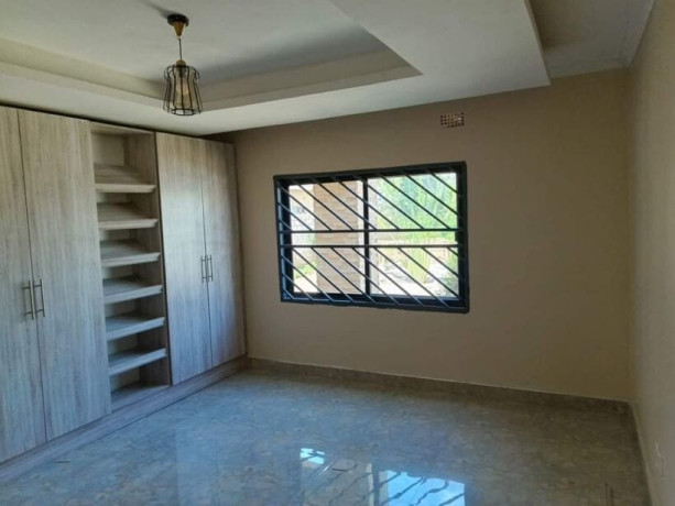 2-bedroom-flat-for-rent-in-chalala-big-2