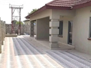 3-bedroom-flat-for-rent-in-meanwood-ndeke