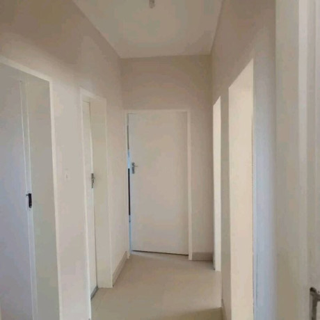 2-bedroom-flat-for-rent-in-meanwood-vorna-valley-big-5