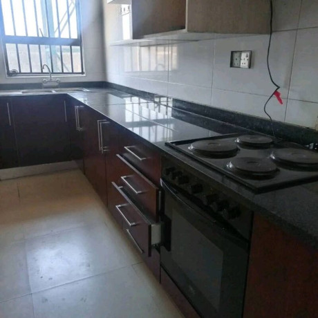 2-bedroom-flat-for-rent-in-meanwood-vorna-valley-big-7