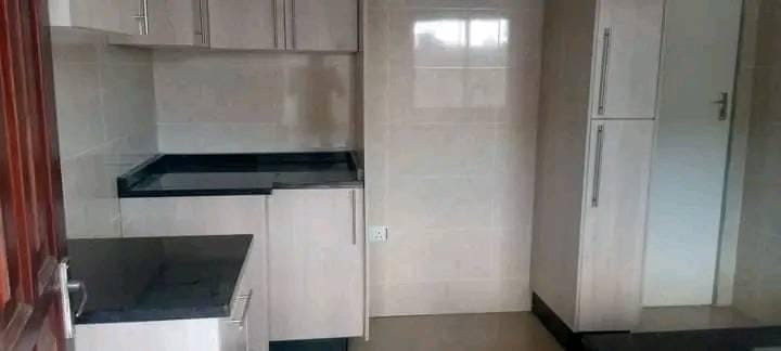 2-bedroom-flat-for-rent-in-meanwood-big-5