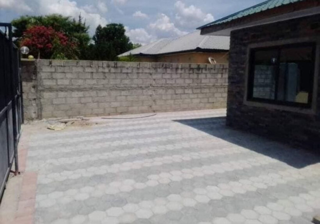 2-bedroom-flat-for-rent-in-meanwood-ndeke-big-4