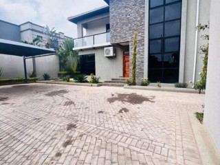 4-bedroom-apartment-for-rent-in-roma