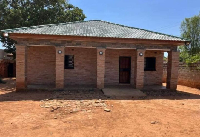 2-bedroom-house-for-rent-in-avondale-big-0