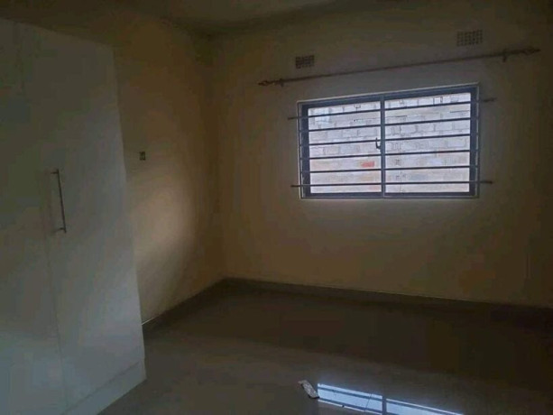 2-bedroom-flat-for-rent-in-chalala-big-3