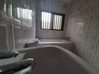 3-bedroom-flat-for-rent-in-meanwood-ibex