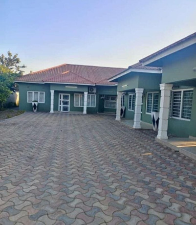 2-bedroom-flat-for-rent-in-meanwood-vorna-valley-big-6