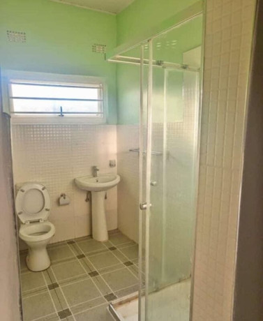 2-bedroom-flat-for-rent-in-meanwood-vorna-valley-big-3