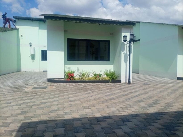 1-bedroom-flat-for-rent-in-ibex-meanwood-big-4