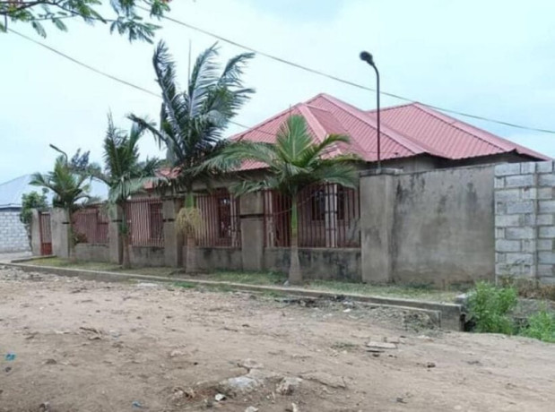 3-bedroom-house-for-sale-in-barlastone-big-5