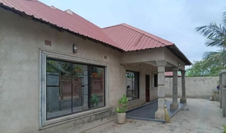 3-bedroom-house-for-sale-in-barlastone-big-4