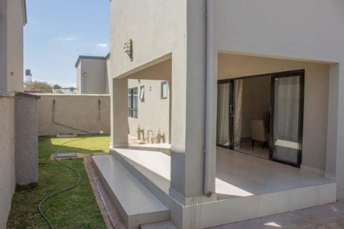 3-bedroom-flat-for-rent-in-ibex-hill-big-3