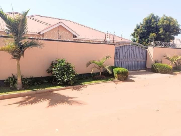 4-bedroom-house-for-rent-in-ibex-hill-big-5