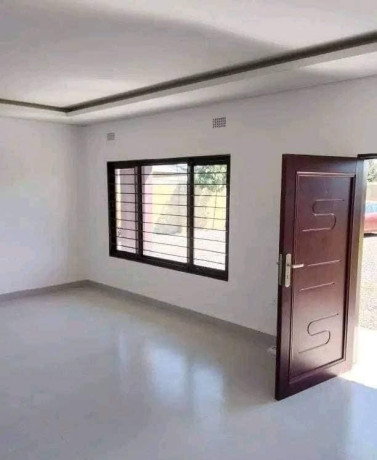 2-bedroom-flat-for-rent-in-chalala-big-3