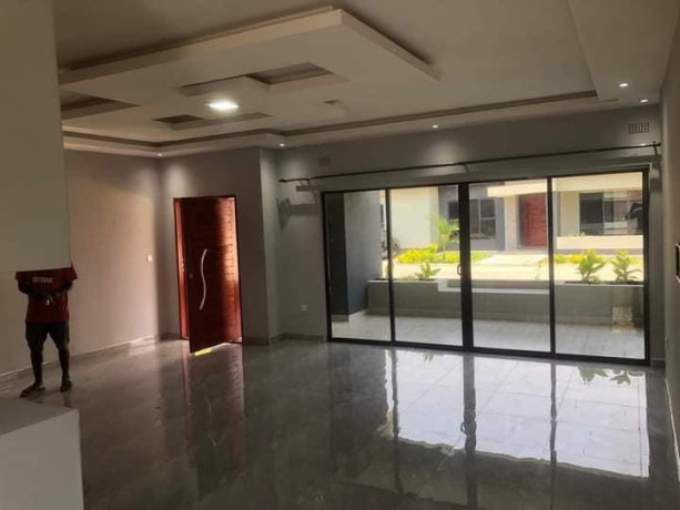 3-bedroom-house-for-rent-in-waterfalls-big-4