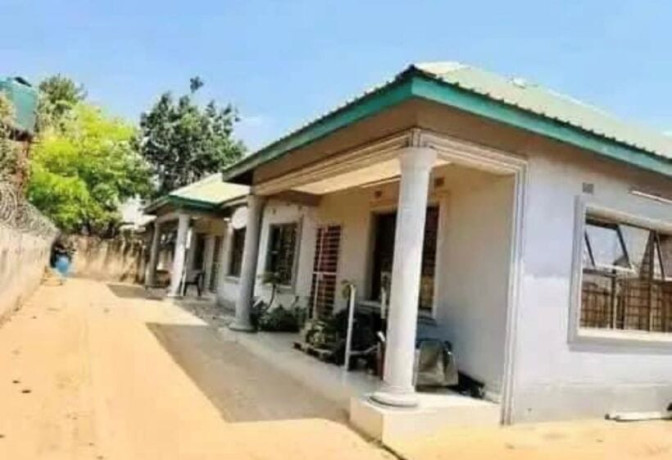 2-bedroom-flats-for-sale-in-meanwood-kwamwena-big-1