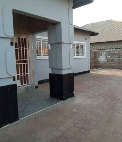 3-bedroom-flat-for-rent-in-chalala-big-0