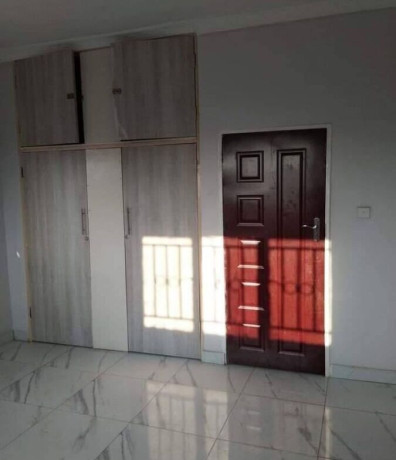 3-bedroom-flat-for-rent-in-chalala-big-4