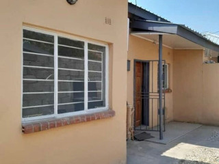 2-bedroom-flat-for-rent-in-meanwood