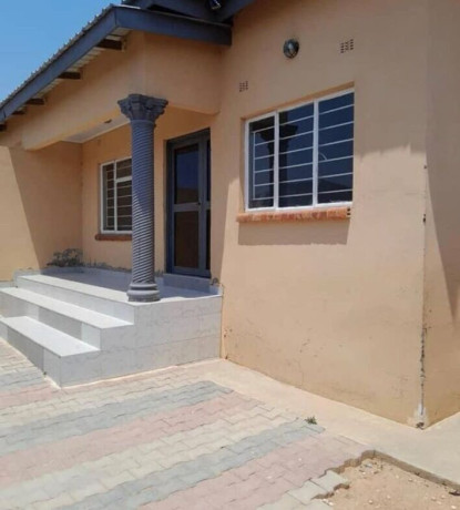 2-bedroom-flat-for-rent-in-meanwood-big-6