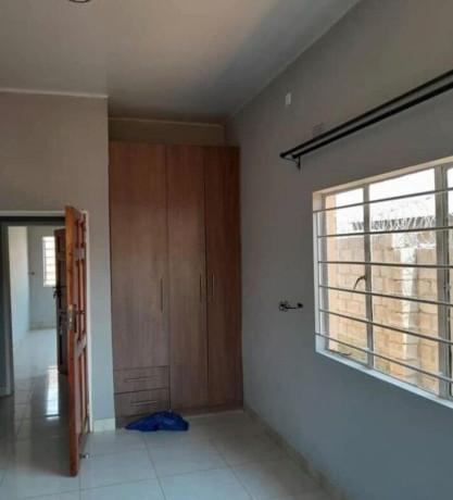 2-bedroom-flat-for-rent-in-meanwood-big-3