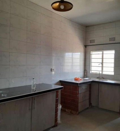 2-bedroom-flat-for-rent-in-meanwood-big-1