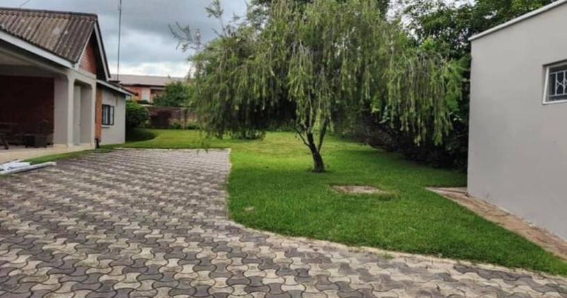 spacious-3-bedroom-house-for-rent-in-ibex-hill-big-2