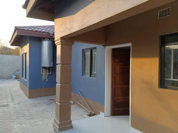 2-bedroom-flat-for-rent-in-chalala-big-7