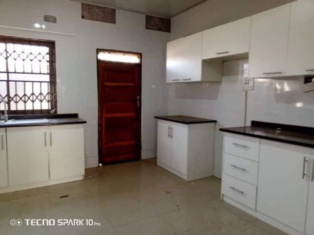 2-bedroom-flat-for-rent-in-chalala-big-2
