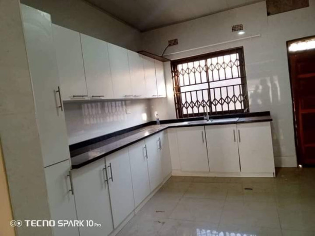 2-bedroom-flat-for-rent-in-chalala-big-5
