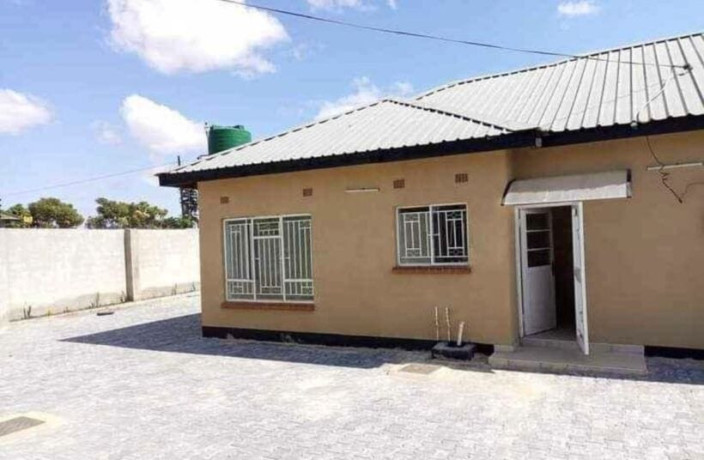 3-bedroom-flat-for-rent-in-chalala-big-1