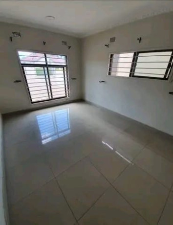 3-bedroom-flat-for-rent-in-kabulonga-big-6