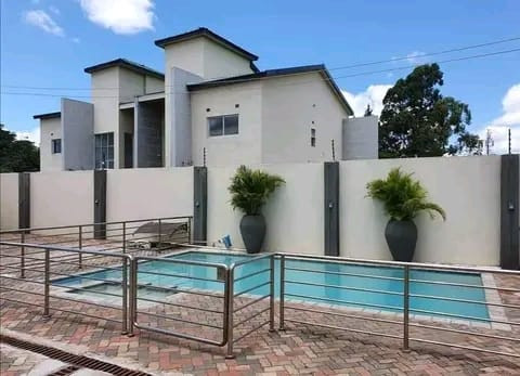 3-bedroom-flat-for-rent-in-kabulonga-big-0